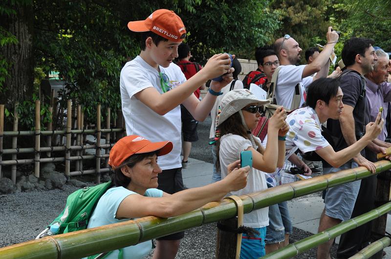 foto_20150525_1117_03.jpg - [de]Eifriges Fotografieren.[en]Busy photographing.