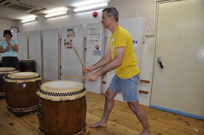 foto_20150525_1402_08.jpg - [de]Beim Taiko Workshop in Kyoto.[en]Attending a taiko class in Kyoto.