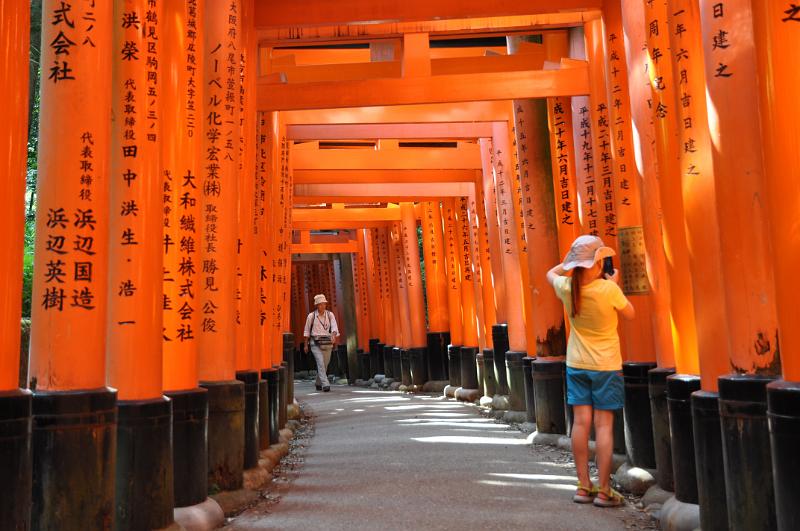 foto_20150527_1457_01.jpg - [de]Fushimi-Inari Schrein.[en]Fushimi Inari shrine.