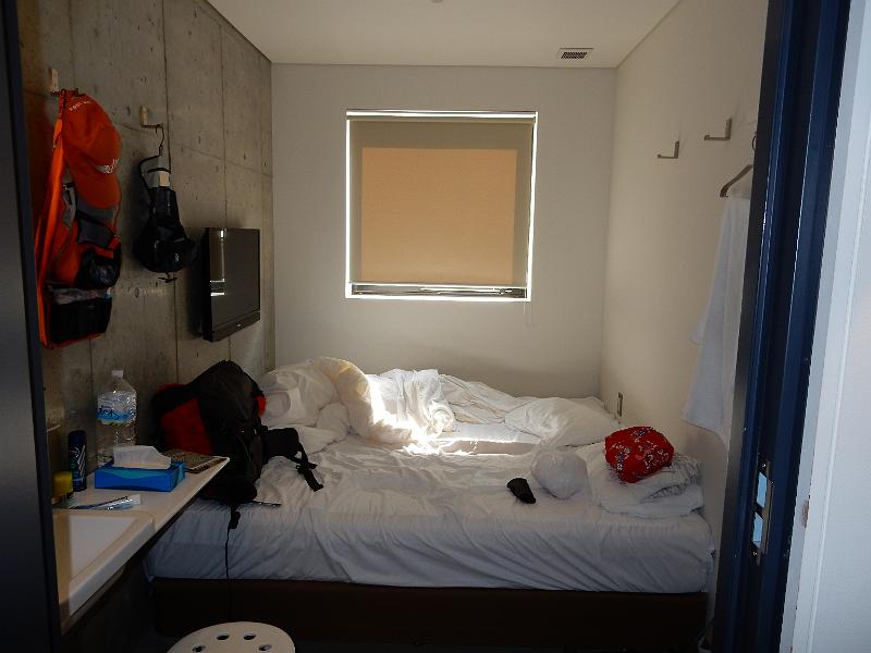 foto_20150528_0731_03.jpg - [de]Eines unserer kleinen Zimmerchen im Piece Hostel Kyoto.[en]One of our little rooms at the Piece Hostel Kyoto.