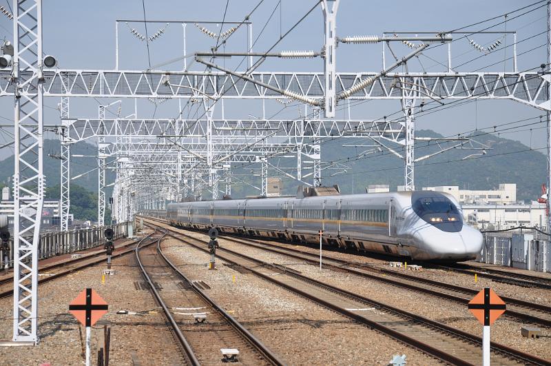 foto_20150527_0923_05.jpg - [de]Wir beobachten den Shinkansenbetrieb in Himeji.[en]We're observing the Shinkansen operations at Himeji.